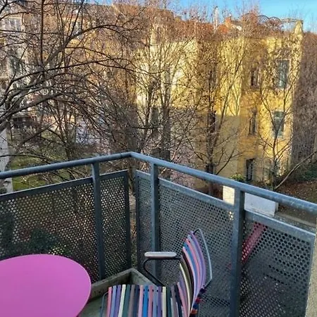 An Der Kunsthofpassage Mit Balkon